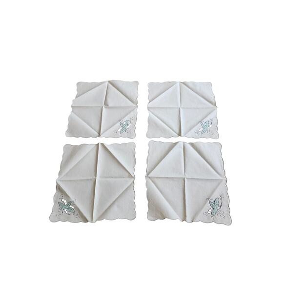 Vintage Embroidered Cutwork Tablecloth & 4 Napkins Floral Butterfly Cottagecore - Picture 6 of 9